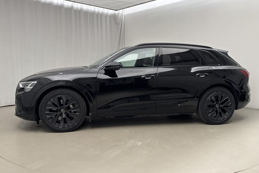 Bild 2 av Audi Q8 55 e-tron quattro (408hk) Panorama Helläder