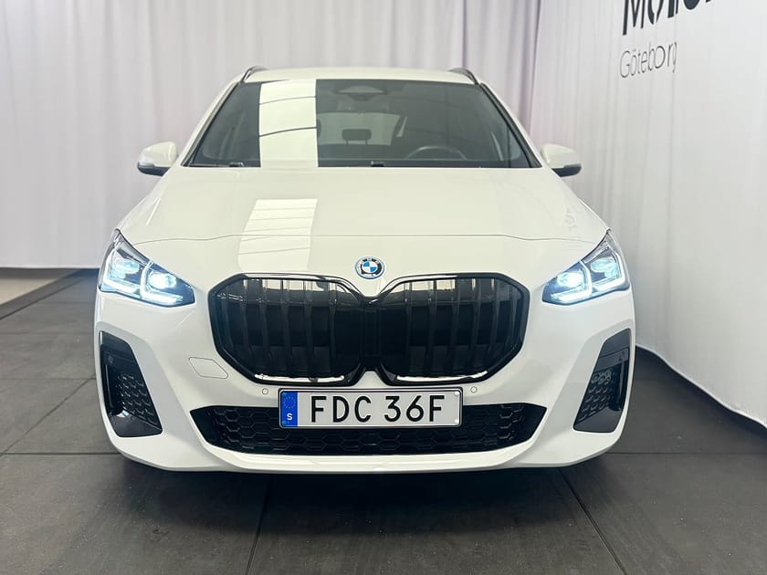 Bild 3 av BMW 225e xDrive Active Tourer 225 E M Sport/ Drag/B-Kamera