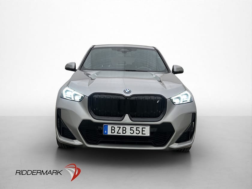 Bild 3 av BMW iX1 xDrive30 M Sport Wide B-Kamera Navi Drag