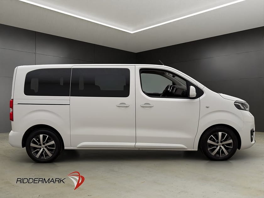 Bild 2 av Toyota Proace Verso Lång 177hk Ny-Kamrem Värm Drag El-Dörrar