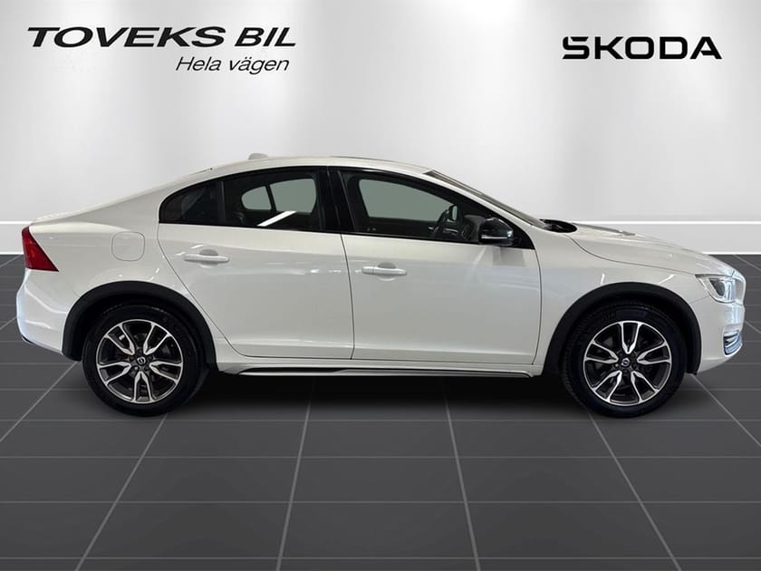 Bild 2 av Volvo S60 Cross Country D4 190Hk Manuell Drag Pano Elstol