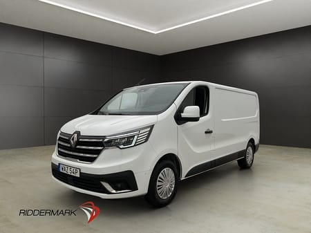 Renault Trafic Skåpbil L2 Värmare 3-Sits Drag B-Kamera CARPLAY Moms