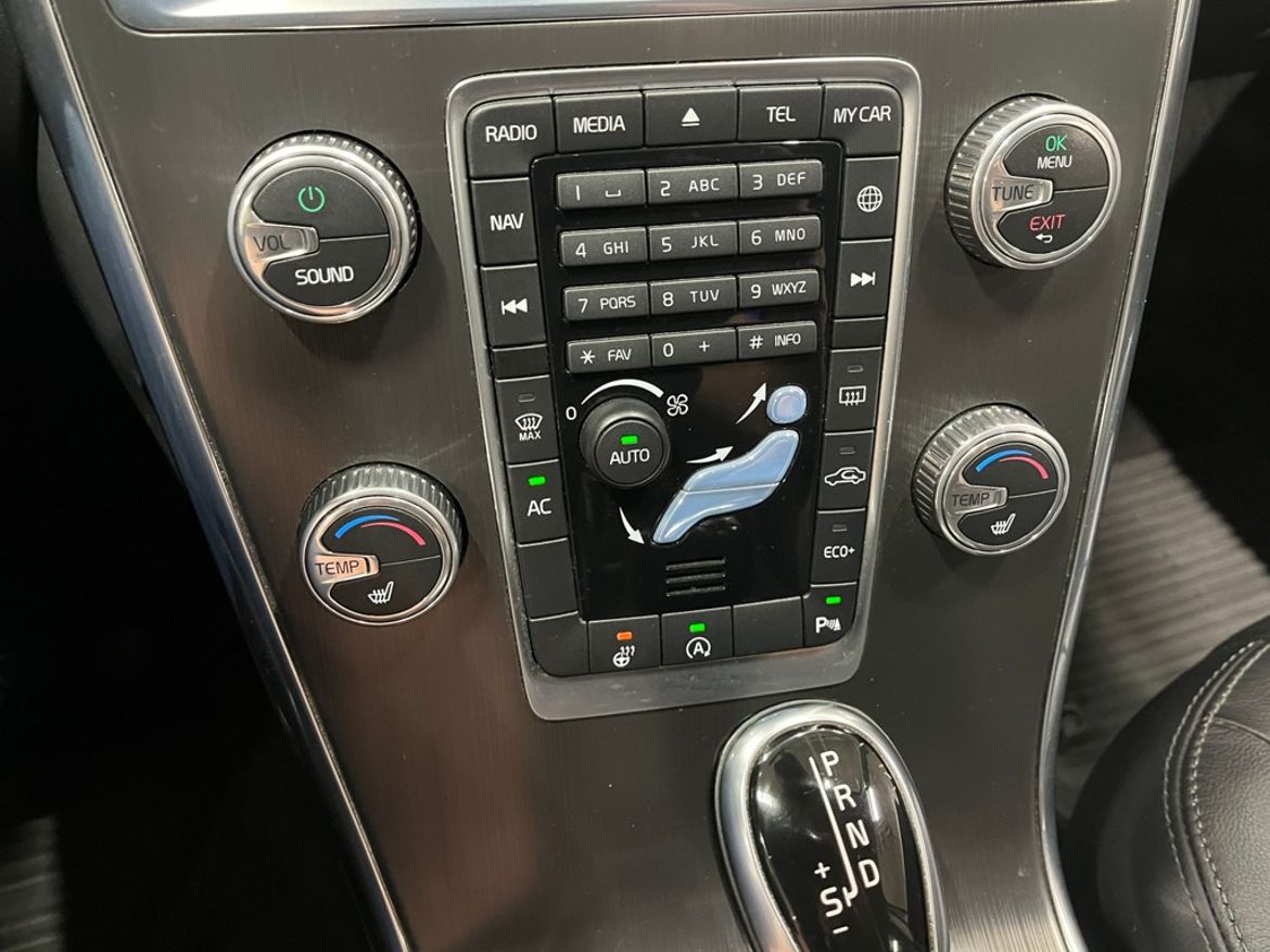 Volvo XC60 2015 - miniatyr 21