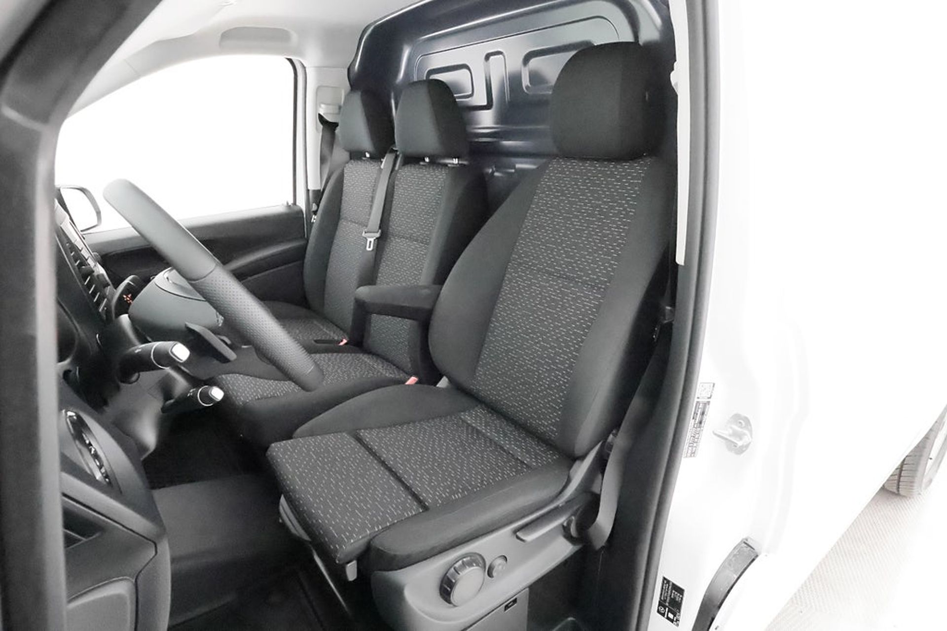 Mercedes-Benz eVito 112 2024, bild 7/10
