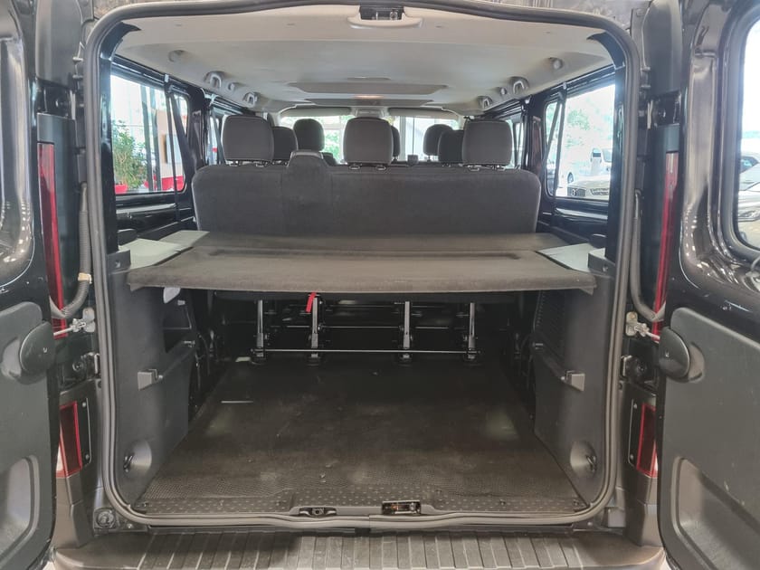 Bild 3 av Renault Trafic Kombi Passenger 9-sits Värmare Moms Drag