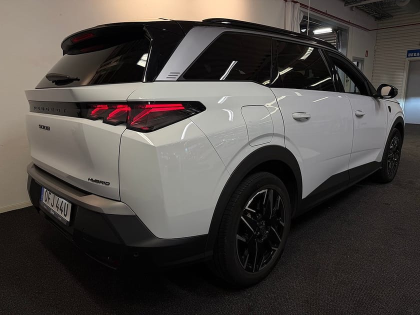 Bild 3 av Peugeot 5008 Hybrid 145