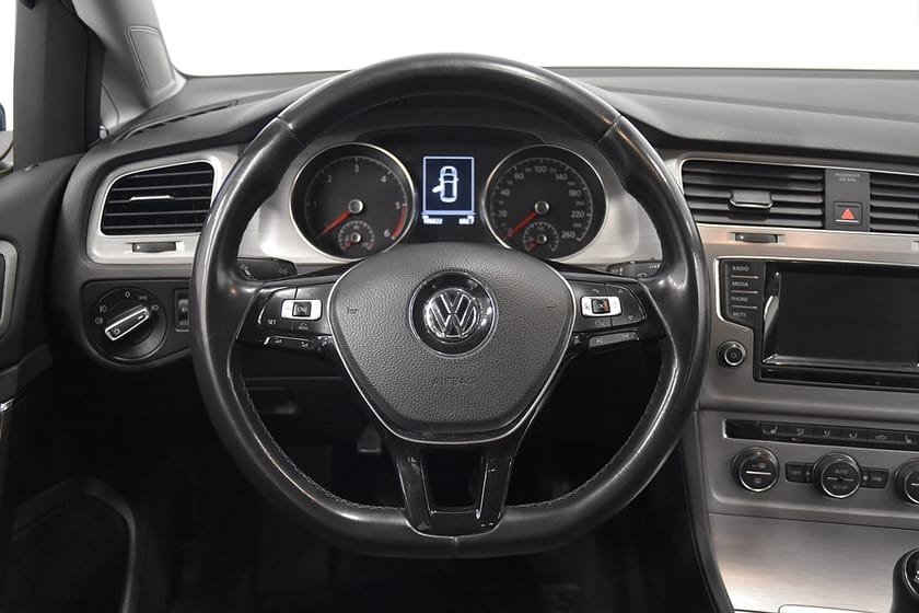 Bild 2 av Volkswagen Golf 1.6 TDI D-värm B-kam Ledramp Farth BT