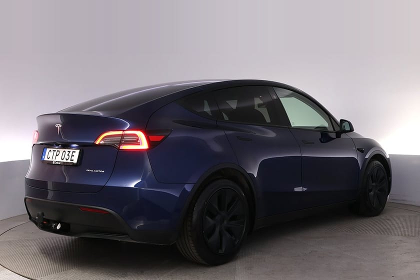 Bild 5 av Tesla Model Y Long Range AWD Autopilot Panorama Drag