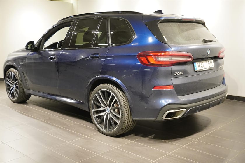 Bild 2 av BMW X5 xDrive45e iPerformance xDrive 45e M Sport HUD B W Drag Luftfjädring Skylounge