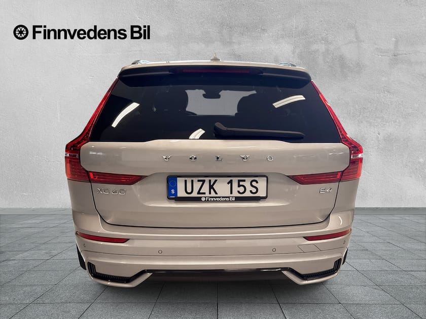 Bild 4 av Volvo XC60 B4 Diesel Plus Dark(V-hjul, Drag,360 kamera)