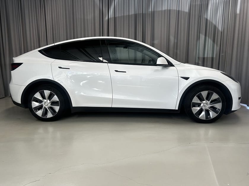 Bild 4 av Tesla Model Y Standard Range RWD
