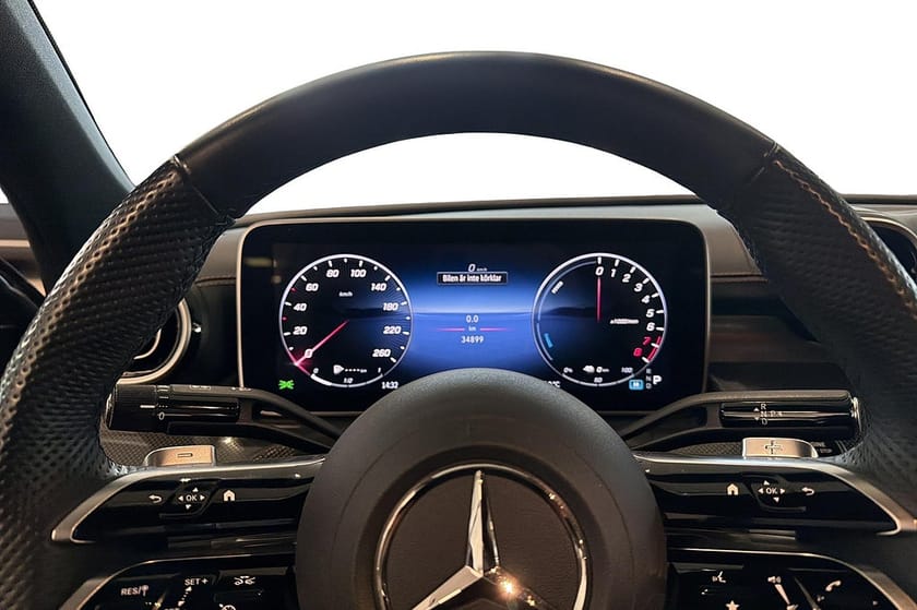Bild 3 av Mercedes-Benz C 300 e Sedan AMG Distronic Dragkrok Night Package