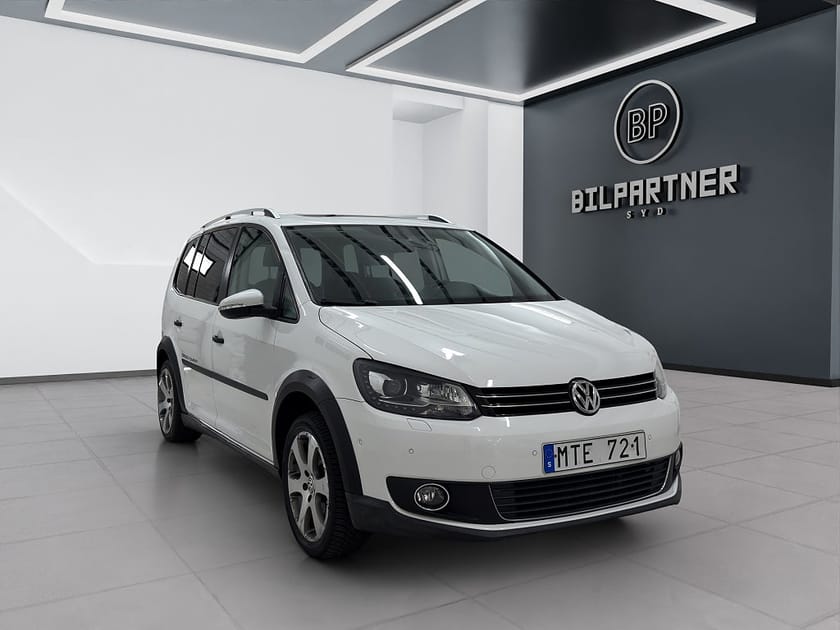 Bild 2 av Volkswagen CrossTouran 5-seater 1.4 TSI Cross/Dragkrok/Helskinn/Navi