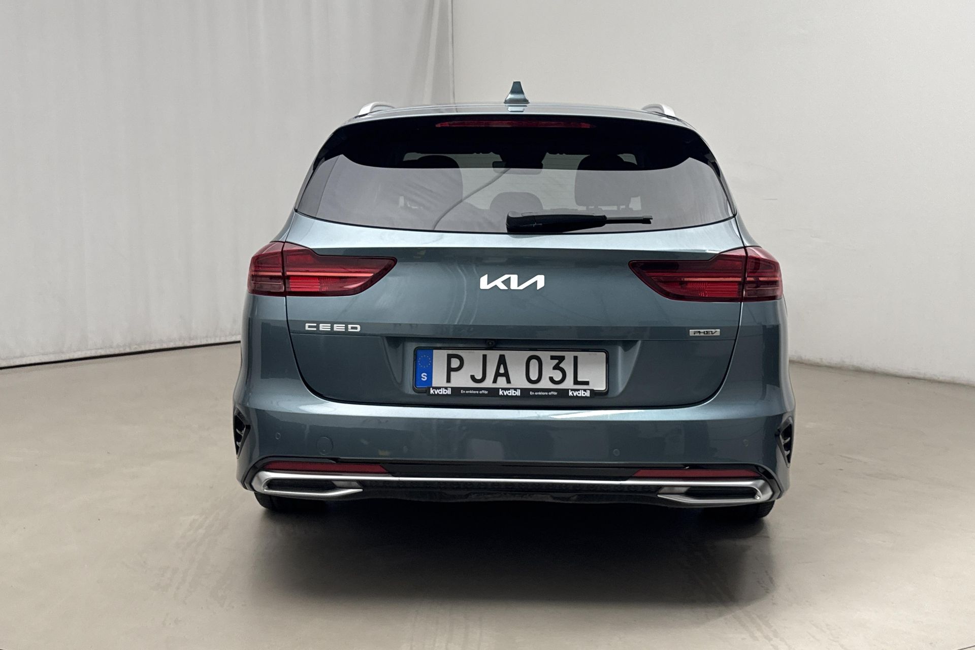 Kia Ceed Sportswagon Plug-in Hybrid 2023, photo 6/10