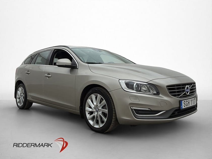 Bild 1 av Volvo V60 D4 AWD Momentum Taklucka Navi Värmare Sensorer