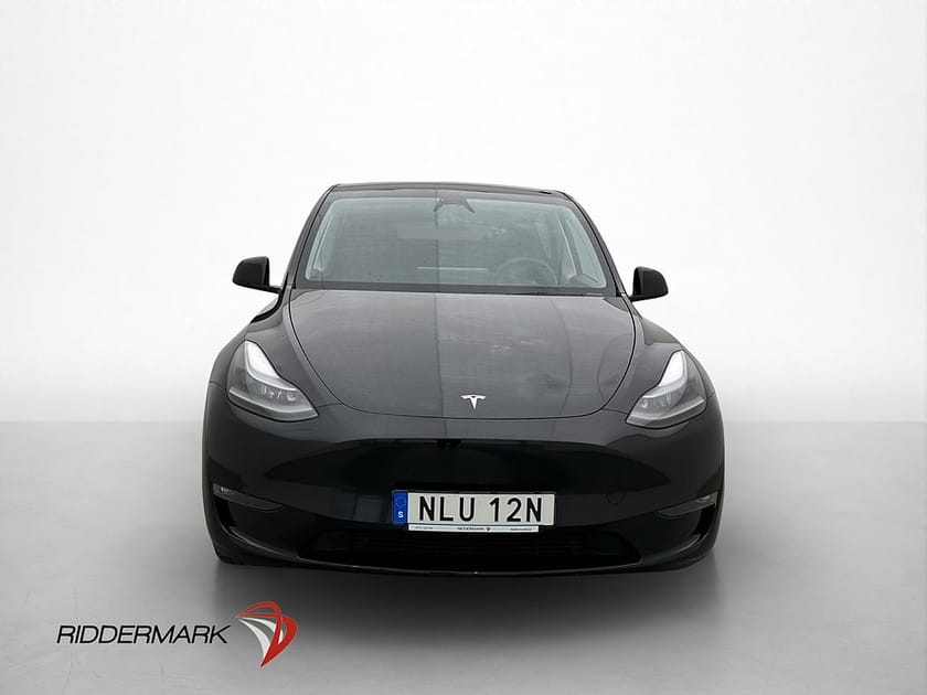 Bild 3 av Tesla Model Y Long Range AWD Svensksåld MOMS Drag Panorama