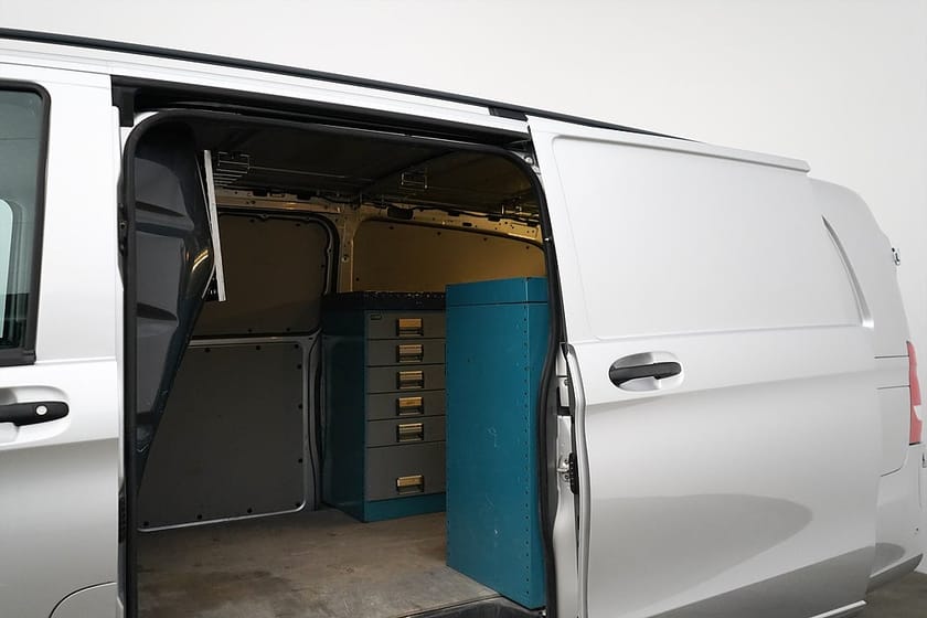 Bild 4 av Mercedes-Benz Vito 119 CDI 4x4 3.0t / 190hk / Värmare / LED / Dubbla