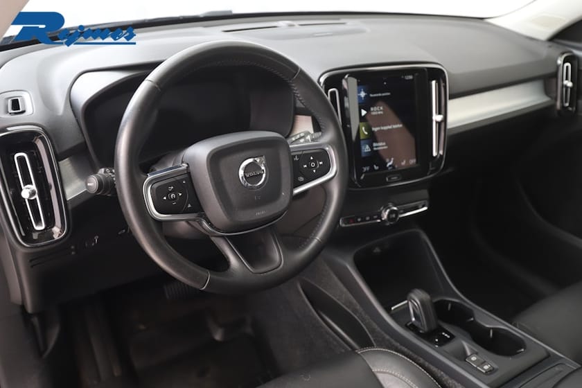 Bild 2 av Volvo XC40 B4 AWD Bensin Momentum Advanced SE