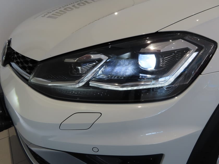 Bild 4 av Volkswagen Golf Alltrack TDI 184 HK Pluspkt Drag Värmare Vhjul