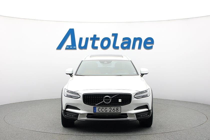 Bild 3 av Volvo V90 Cross Country D4 AWD Polestar, Pano, B&W, HUD, 360°, 20", Drag