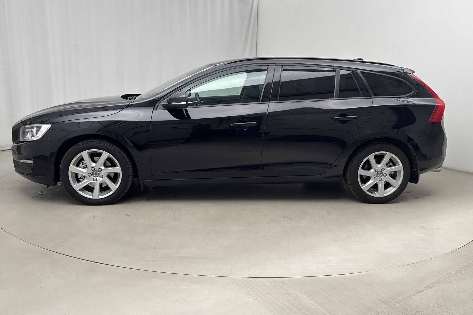 Volvo V60 T3 2018, bild 2/10