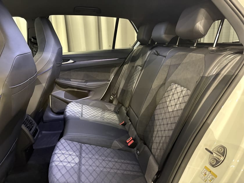 Bild 4 av Volkswagen Golf R-LINE 1.5 ETSI 110 KW / (