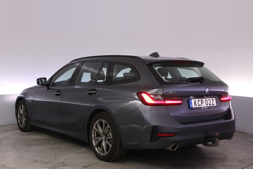 Bild 4 av BMW 330e xDrive Touring Sportline Kamera Navi Värmare Drag