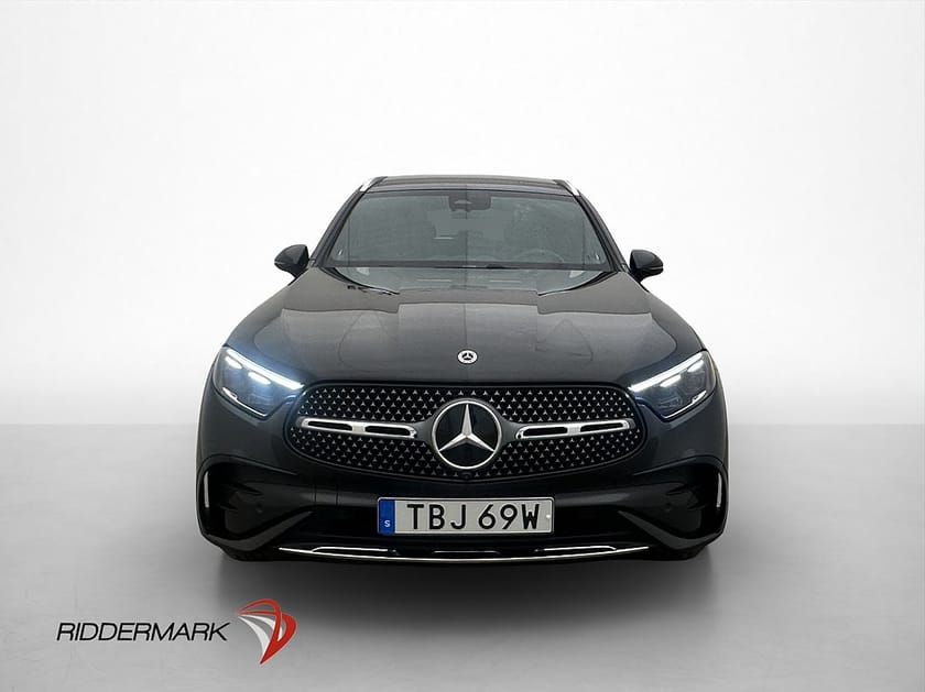 Bild 2 av Mercedes-Benz GLC 300 d e 4MATIC 300de AMG Pano Burmester 360° Drag