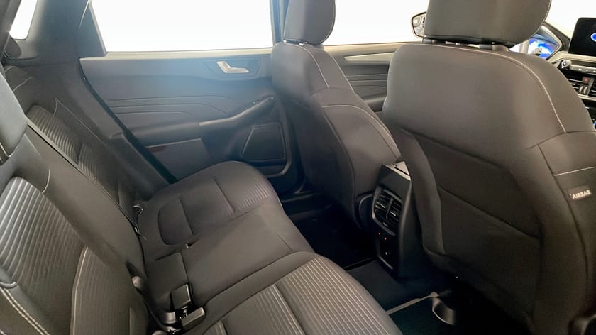 Bild 5 av Ford Kuga Plug-In Hybrid 2.5 FWD 225HK Titanium B-Kamera