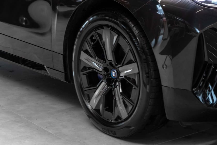 Bilde 5 av BMW iX xDrive50 Fully Charged Luft Bakhjulstyring Sportspakke