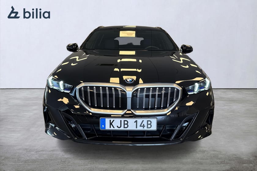 Bild 5 av BMW 530e xDrive Touring M Sport / B&W / 360 / Drag / Adaptiv / Rattvärme
