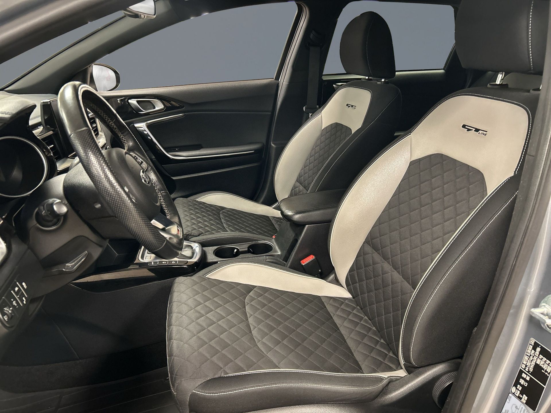 Kia Ceed 1.4 T-GDI 2019, bild 5/10