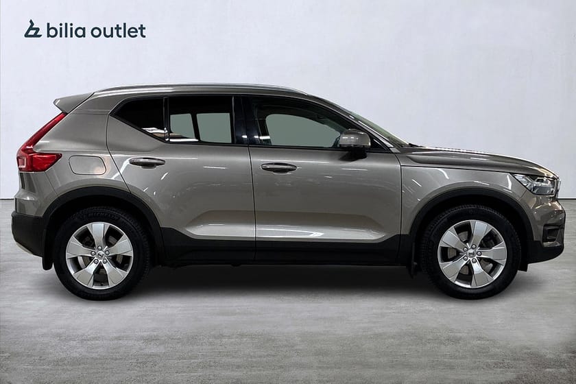 Bild 5 av Volvo XC40 B4 AWD Bensin Momentum Adv SE 197hk Navi Drag H/K 360°