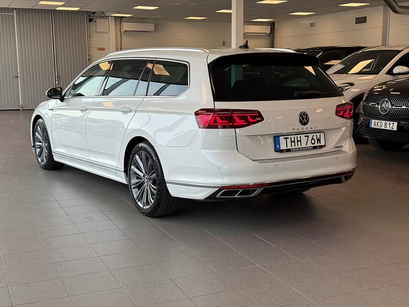 Bild 4 av Volkswagen Passat Sportscombi R-line 2.0 TDI 4M Carplay Värmare Navi