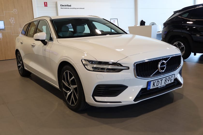 Bild 3 av Volvo V60 T8 Twin Engine 392hk AWD Momentum Advanced | Skinn |