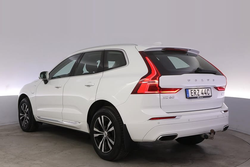 Bild 4 av Volvo XC60 Recharge T6 AWD Momentum Advanced Pano LED Drag