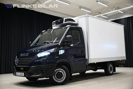 Iveco Daily 35-140 Chassi Cab 136HK Automat|Volymskåp|Bakgavellyft|Kylbil|Lågmil|Moms