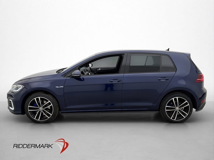 Bild 4 av Volkswagen Golf GTE 218hk Active info Värmare CarPlay