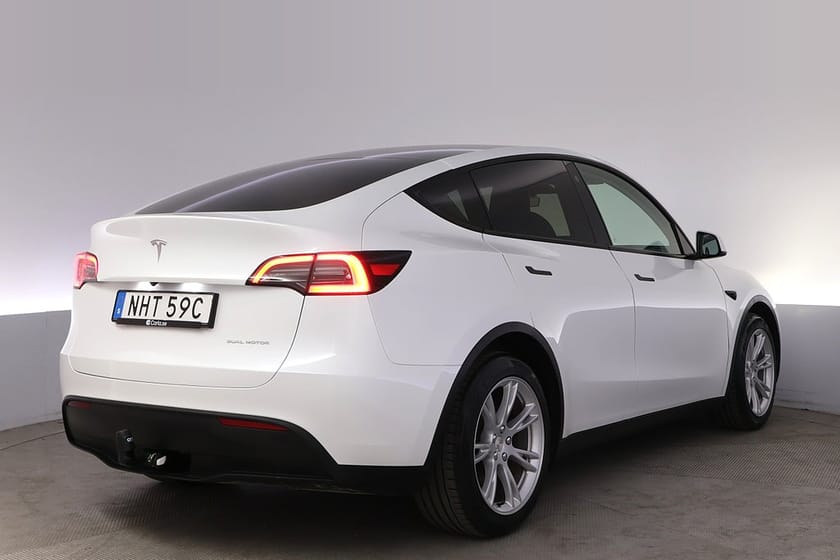 Bild 5 av Tesla Model Y Long Range AWD Autopilot Pano Drag