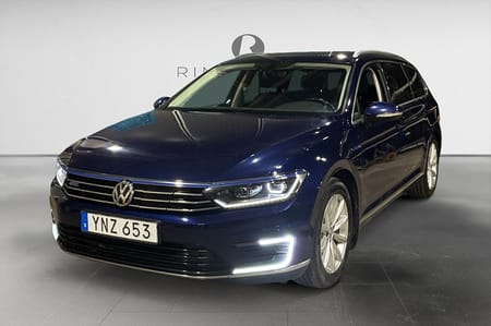 Volkswagen Passat Variant GTE SC 218 HK DSG EXECUTIVE B-VÄRM B-KAMERA CARPLAY 17"