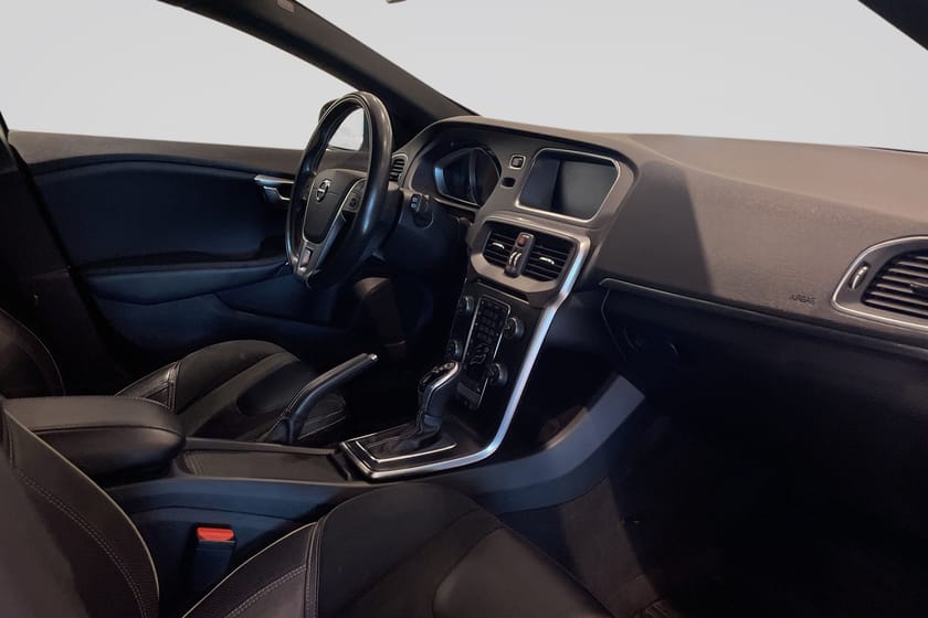 Bild 2 av Volvo V40 D3 R-Design Edt