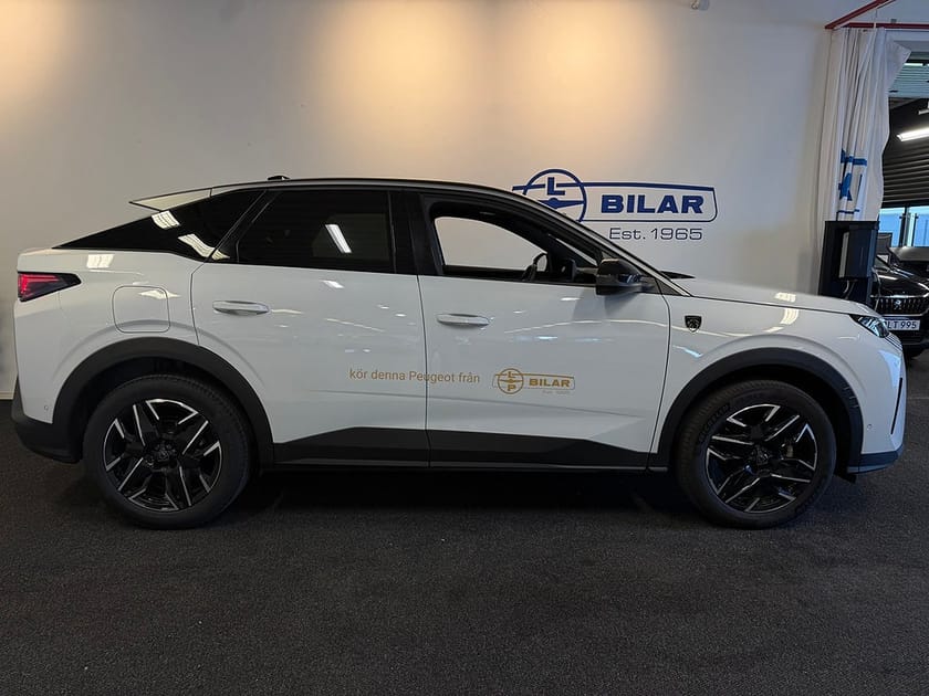 Bild 2 av Peugeot 3008 Hybrid 145 1.2 145hk GT ULTIMATE | Vhjul / 360°/ Drag/ MOMS