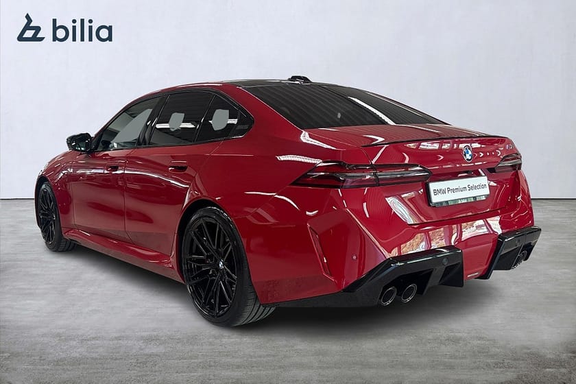 Bild 2 av BMW M5 DEMOBIL| M Driver´s Package | B&W | Aktiv farth. | Pano