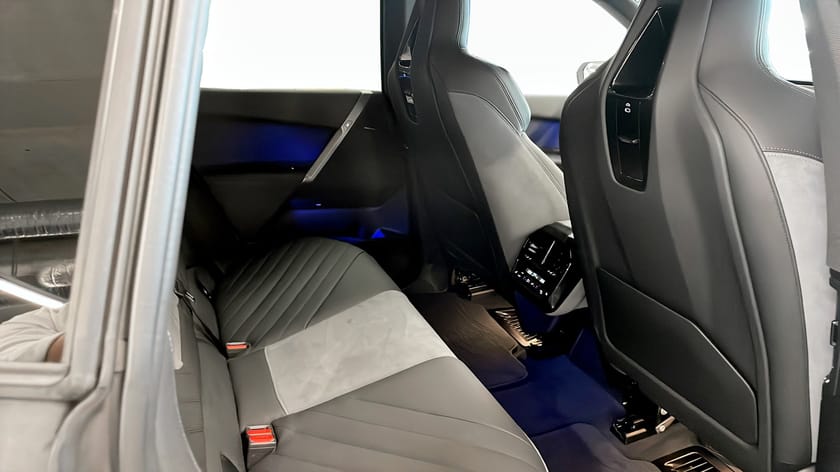 Bild 5 av BMW iX xDrive60 Charged M-Sport Dragkrok, 22"LM-fälg