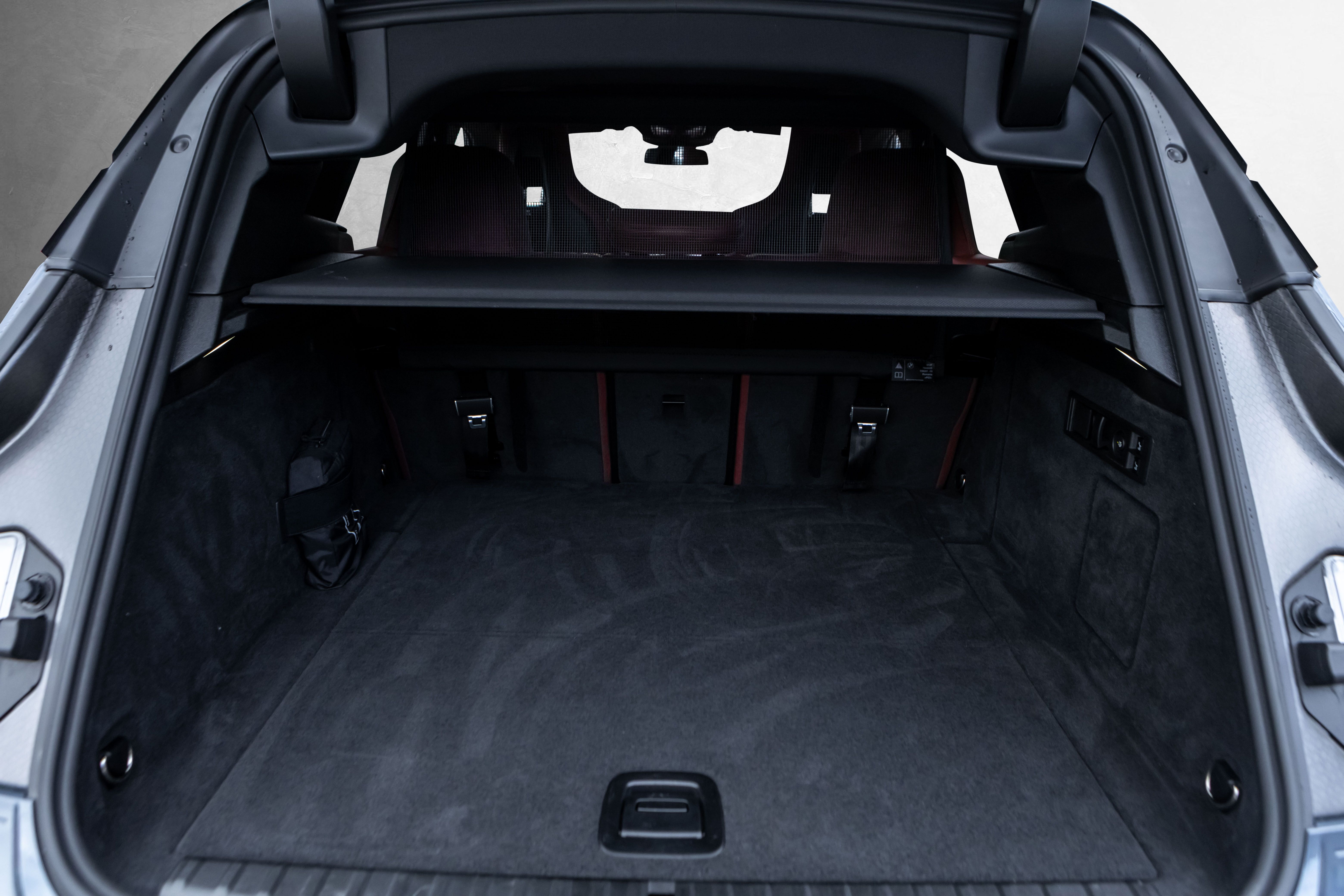 BMW iX xDrive60, 544hp, 2025
