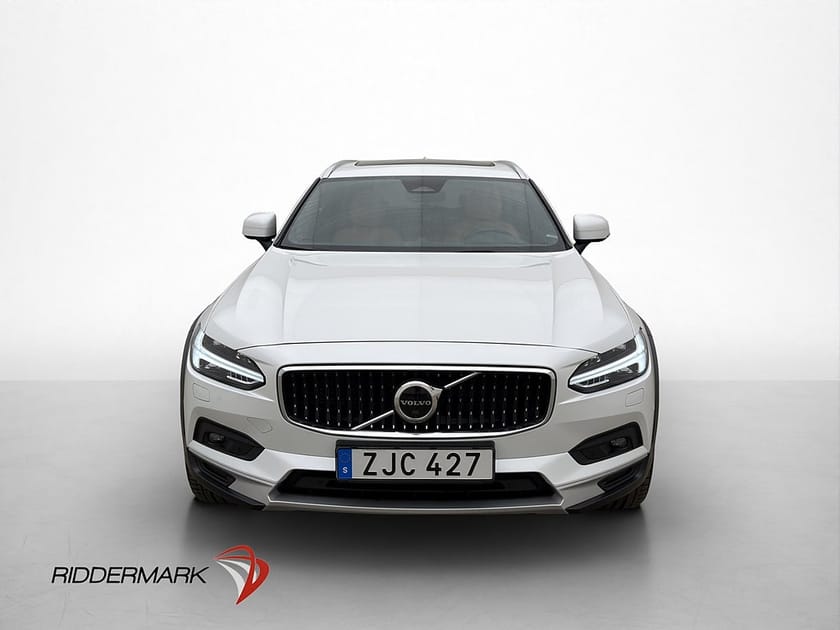 Bild 2 av Volvo V90 Cross Country B4 AWD VOC Pano B&W 360° Skinn Drag