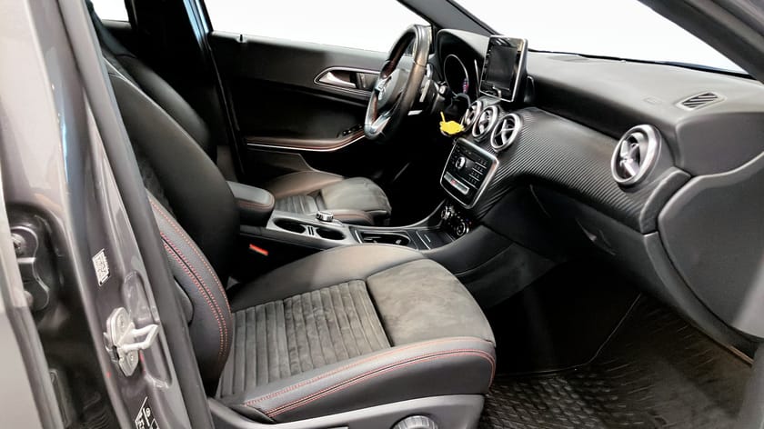Bild 3 av Mercedes-Benz A 180 7G-DCT AMG Line Euro 6
