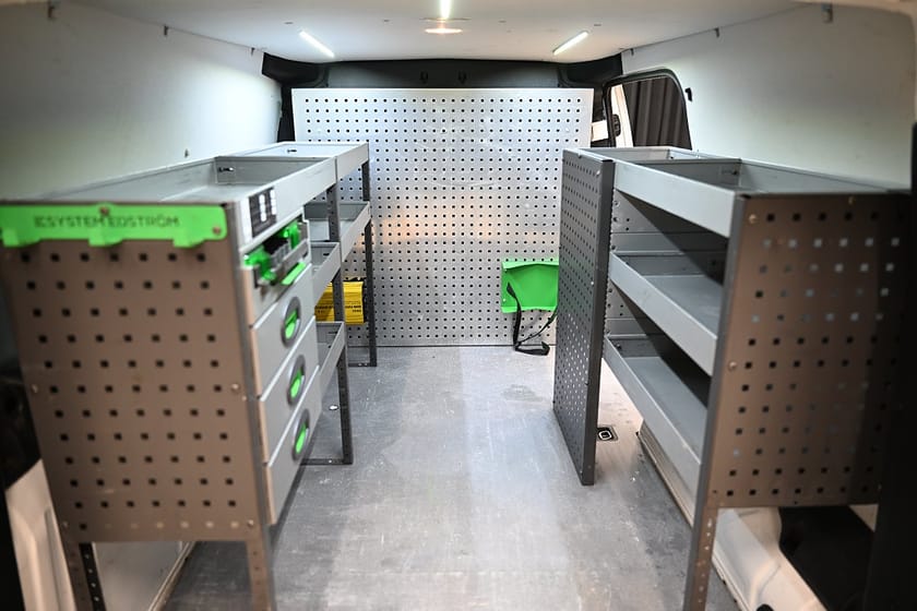 Bild 4 av Volkswagen Caddy Cargo Maxi DSG 122HK Servicebil|Inredd|Inverter|Uppvärmt-skåp|Moms