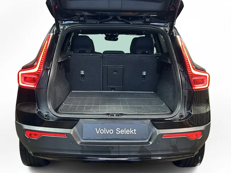 Bild 11 av 14 – Volvo EX40 Single Motor Extended Range M R Ultra Black Edt