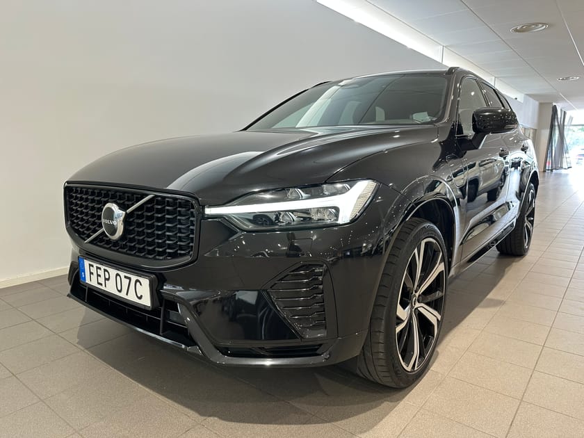 Bild 1 av Volvo XC60 Recharge T8 R-Design / Dragkrok / Panoramatak / Navigation / Backkamera /